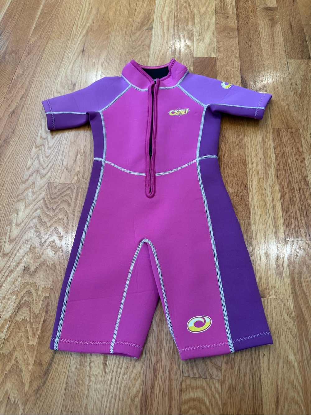 Osprey Children's Toddlers 3mm Shorty Summer Wetsuit in pink and purple Size 5/6